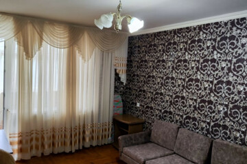 2-к квартира, 50 м², 1/5 эт.