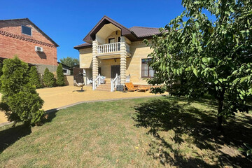 Дом, 220 м², 2 эт.