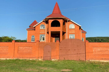 Дом, 638 м², 2 эт.