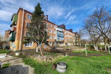 2-к квартира, 43 м², 4/4 эт.