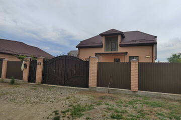 Дом, 220 м², 2 эт.