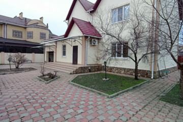 Дом, 247 м², 2 эт.