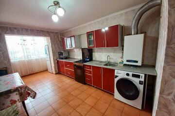 3-к квартира, 86 м², 1/3 эт.
