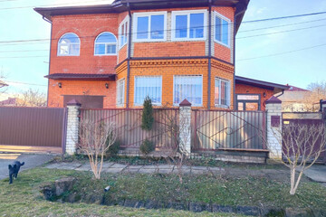 Дом, 209 м², 2 эт.