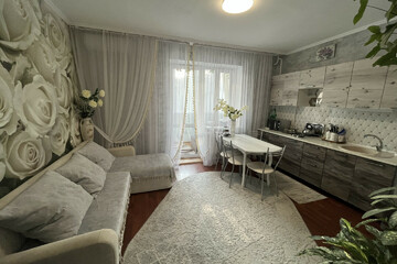 2-к квартира, 55 м², 1/3 эт.