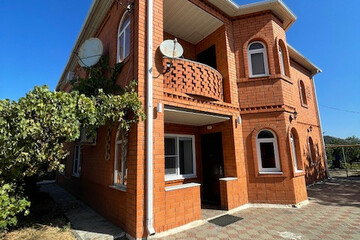 Дом, 200 м², 2 эт.