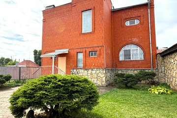 Дом, 207 м², 3 эт.