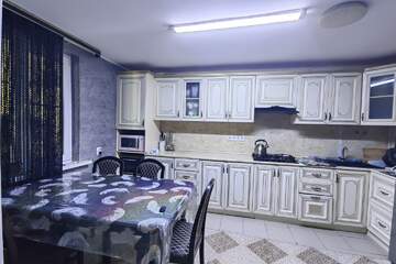 4-к квартира, 70 м², 1/1 эт.