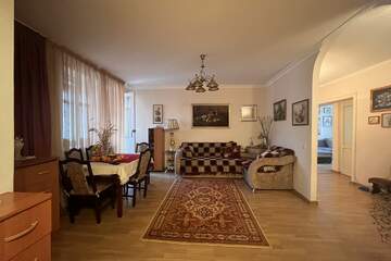 4-к квартира, 77 м², 2/9 эт.